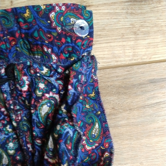 Vintage Patterned Skirt - Picture 3 of 4